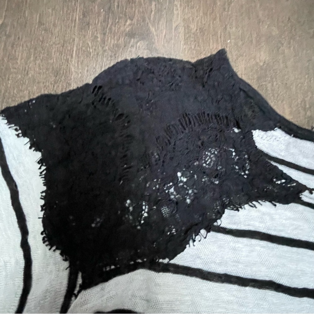 Zara Striped Sweater with Lace details - Picture 9 of 10